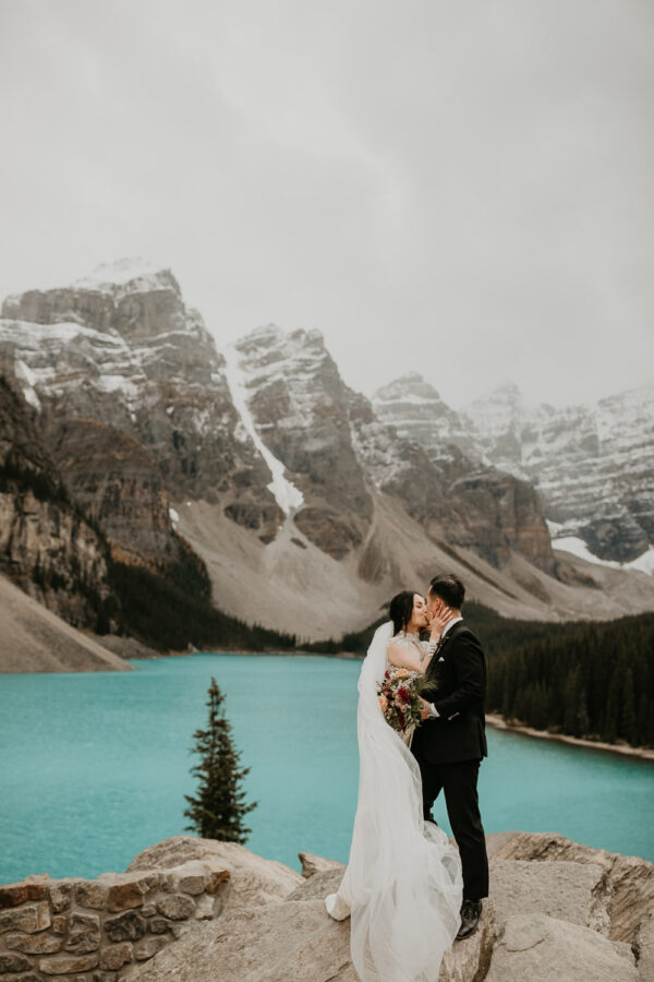 Banff-Moraine Lake-fall-elopement