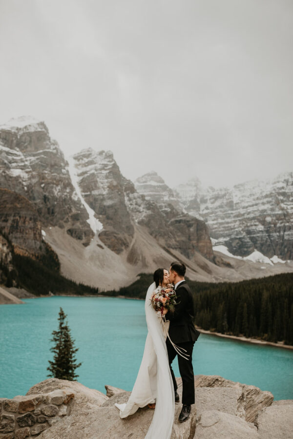 Banff-Moraine Lake-fall-elopement