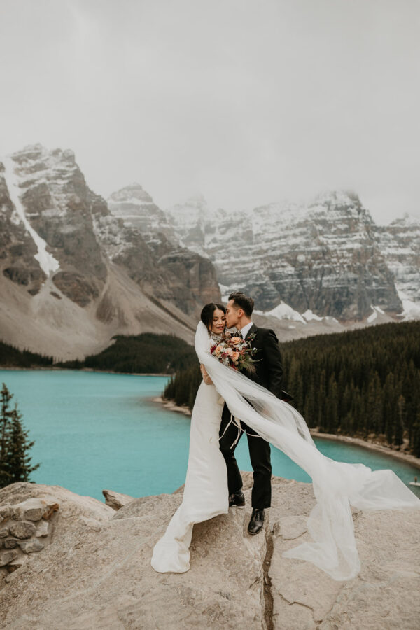 Banff-Moraine Lake-fall-elopement
