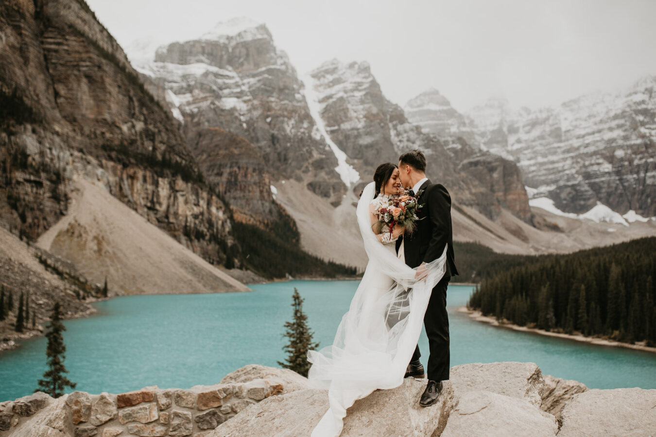 Banff-Moraine Lake-fall-elopement