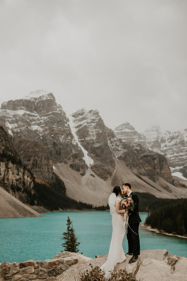 Banff-Moraine Lake-fall-elopement