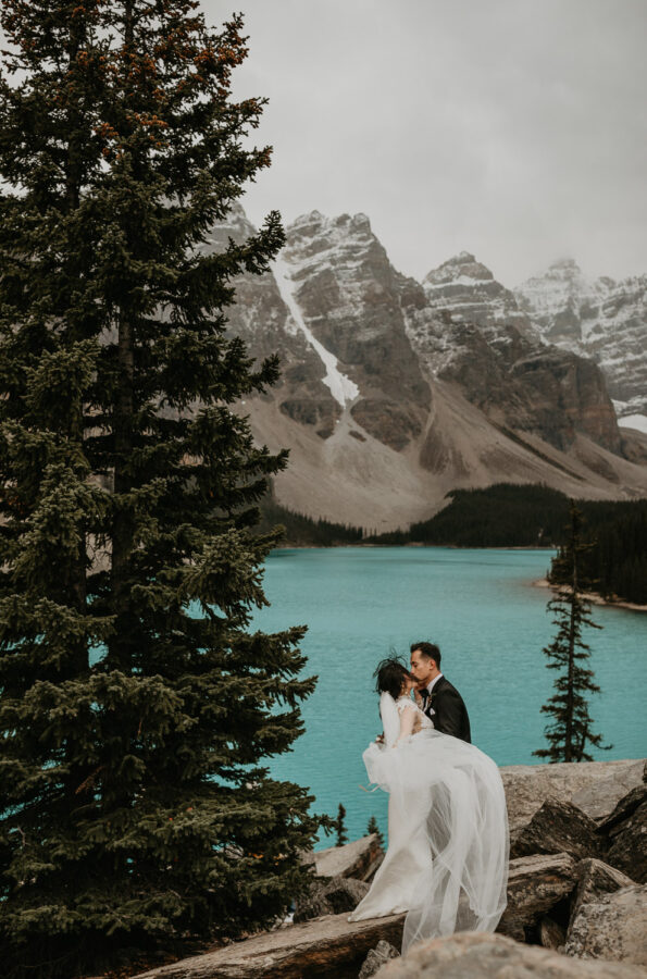 Banff-Moraine Lake-fall-elopement