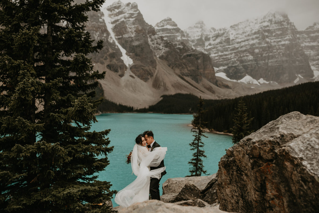 Banff-Moraine Lake-fall-elopement