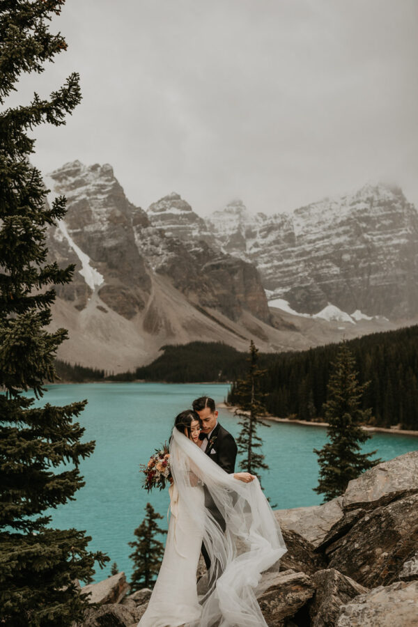 Banff-Moraine Lake-fall-elopement