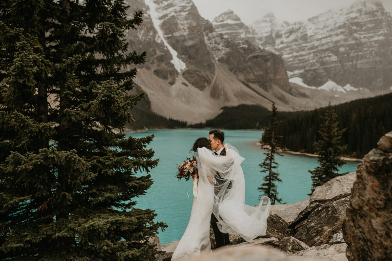 Banff-Moraine Lake-fall-elopement