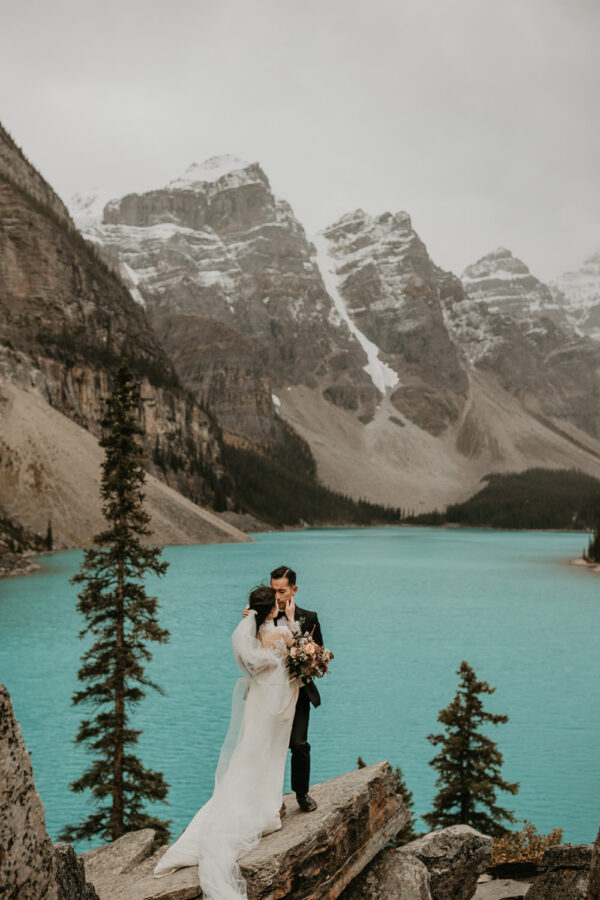 Banff-Moraine Lake-fall-elopement