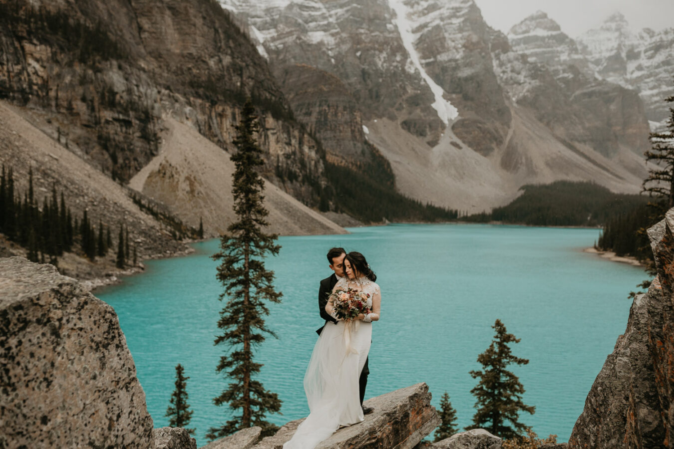 Banff-Moraine Lake-fall-elopement