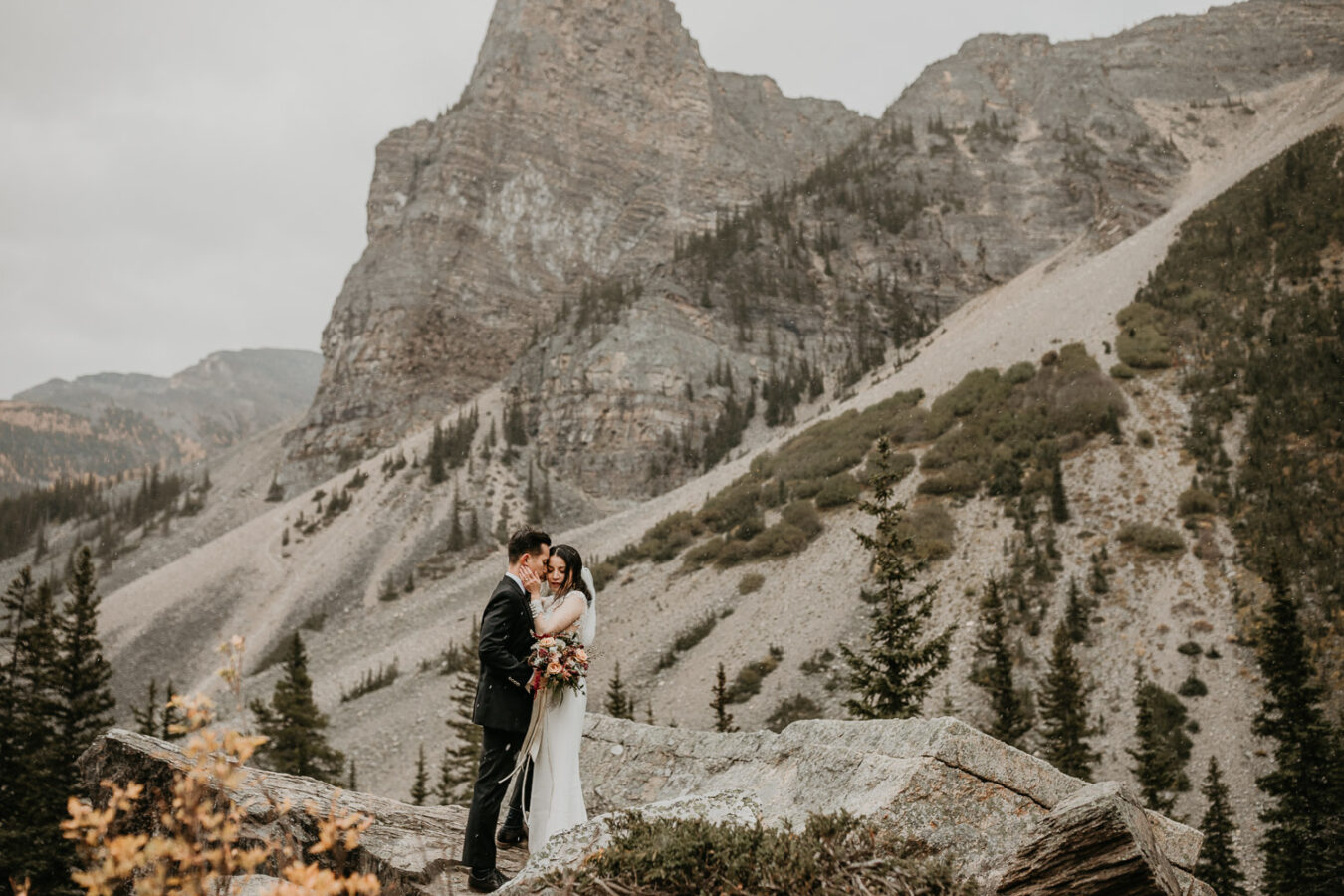 Banff-Moraine Lake-fall-elopement