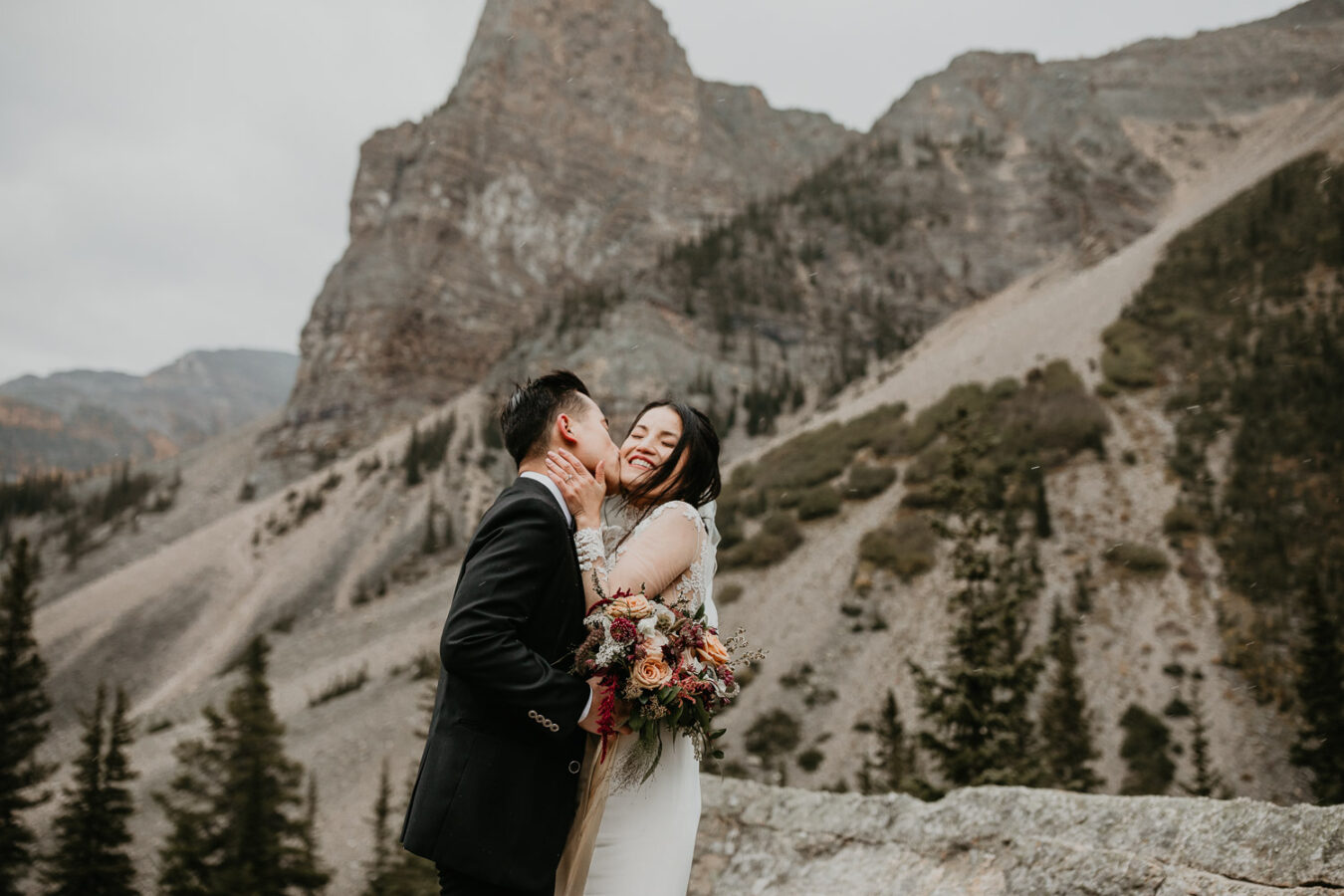 Banff-Moraine Lake-fall-elopement