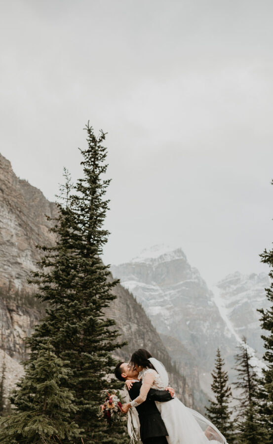Banff-Moraine Lake-fall-elopement
