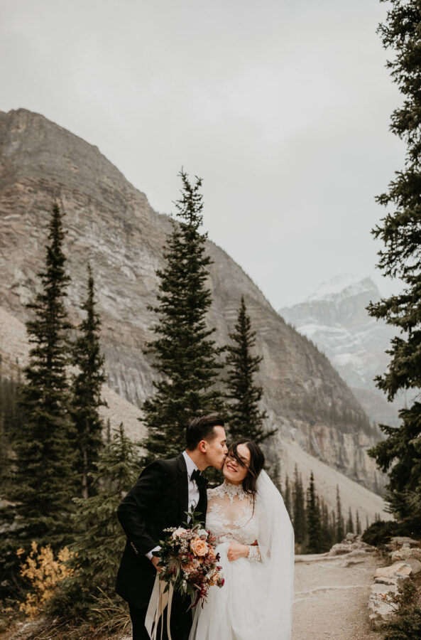 Banff-Moraine Lake-fall-elopement