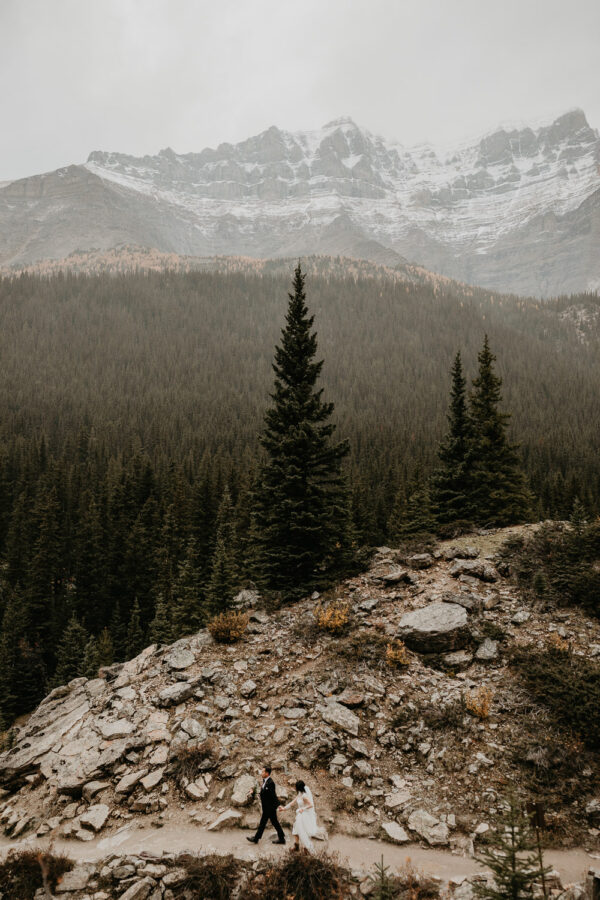 Banff-Moraine Lake-fall-elopement