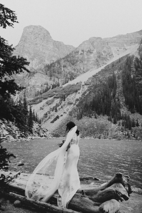 Banff-Moraine Lake-fall-elopement