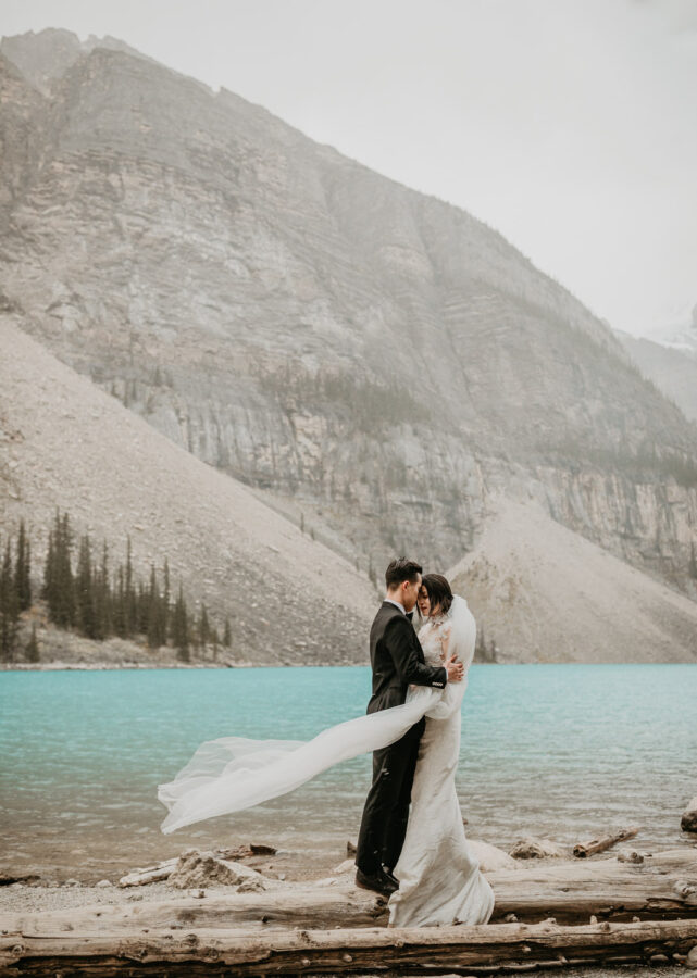 Banff-Moraine Lake-fall-elopement