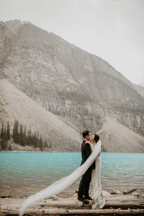Banff-Moraine Lake-fall-elopement