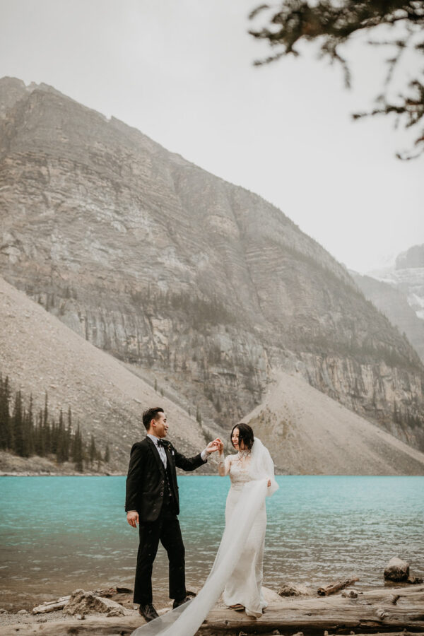 Banff-Moraine Lake-fall-elopement