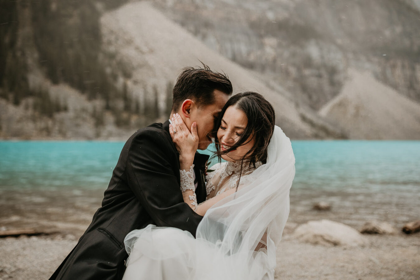 Banff-Moraine Lake-fall-elopement