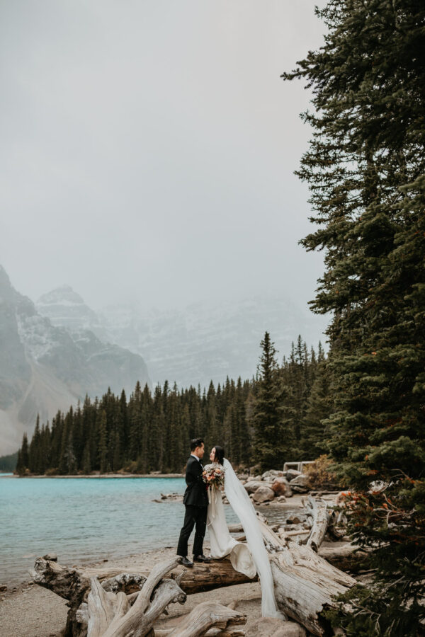 Banff-Moraine Lake-fall-elopement