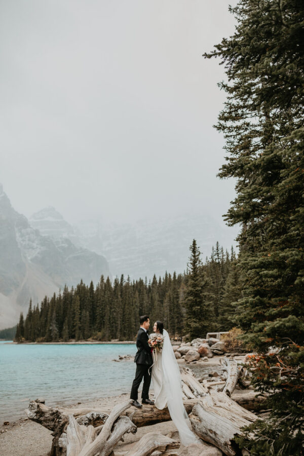 Banff-Moraine Lake-fall-elopement