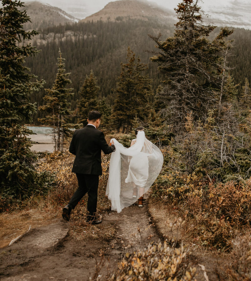 Banff-Moraine Lake-fall-elopement