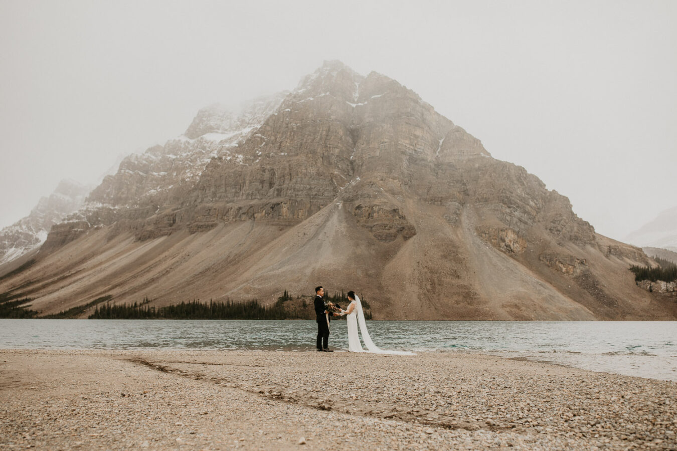 Banff-Moraine Lake-fall-elopement