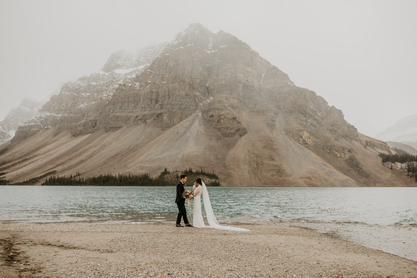 Banff-Moraine Lake-fall-elopement