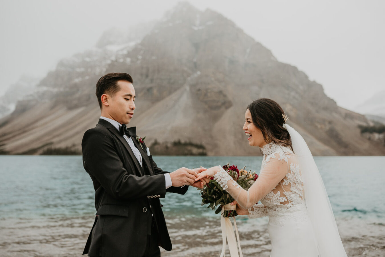 Banff-Moraine Lake-fall-elopement