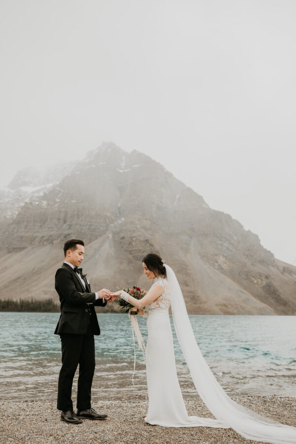 Banff-Moraine Lake-fall-elopement
