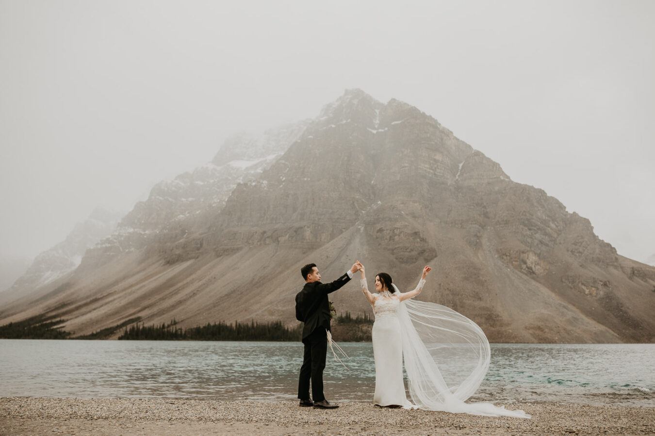 Banff-Moraine Lake-fall-elopement