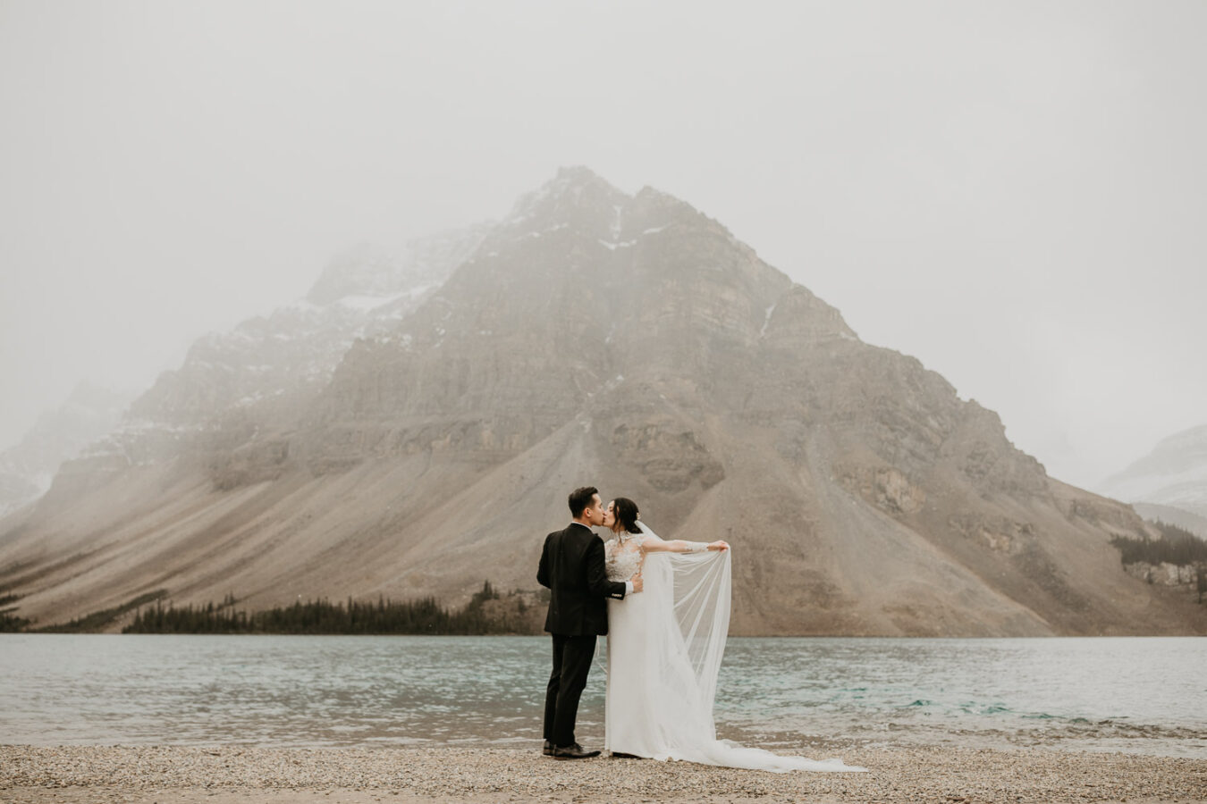 Banff-Moraine Lake-fall-elopement