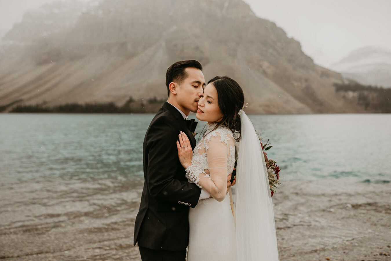Banff-Moraine Lake-fall-elopement