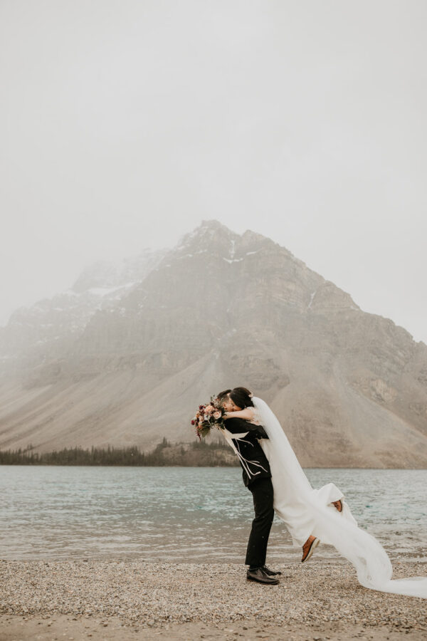 Banff-Moraine Lake-fall-elopement