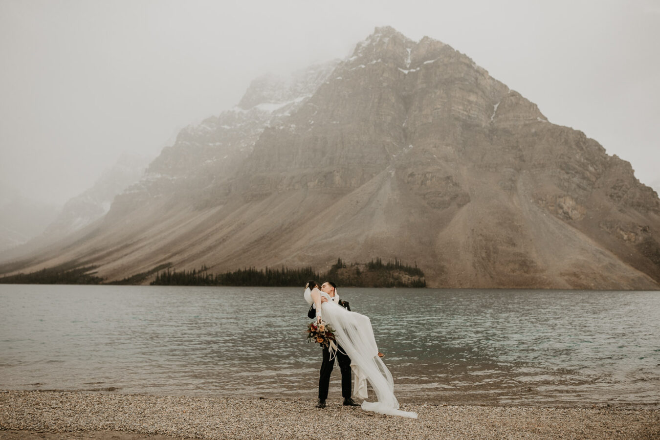 Banff-Moraine Lake-fall-elopement