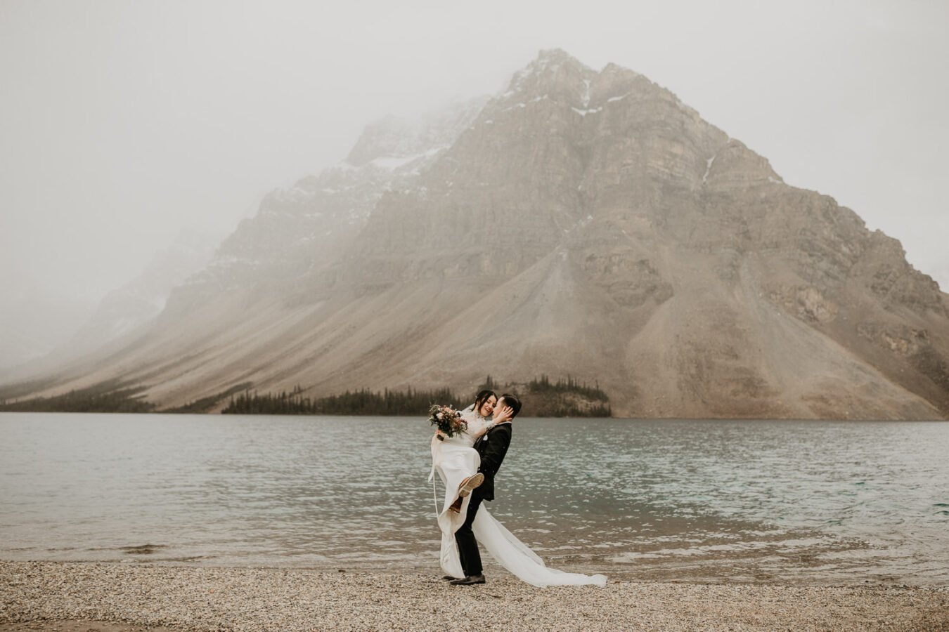 Banff-Moraine Lake-fall-elopement