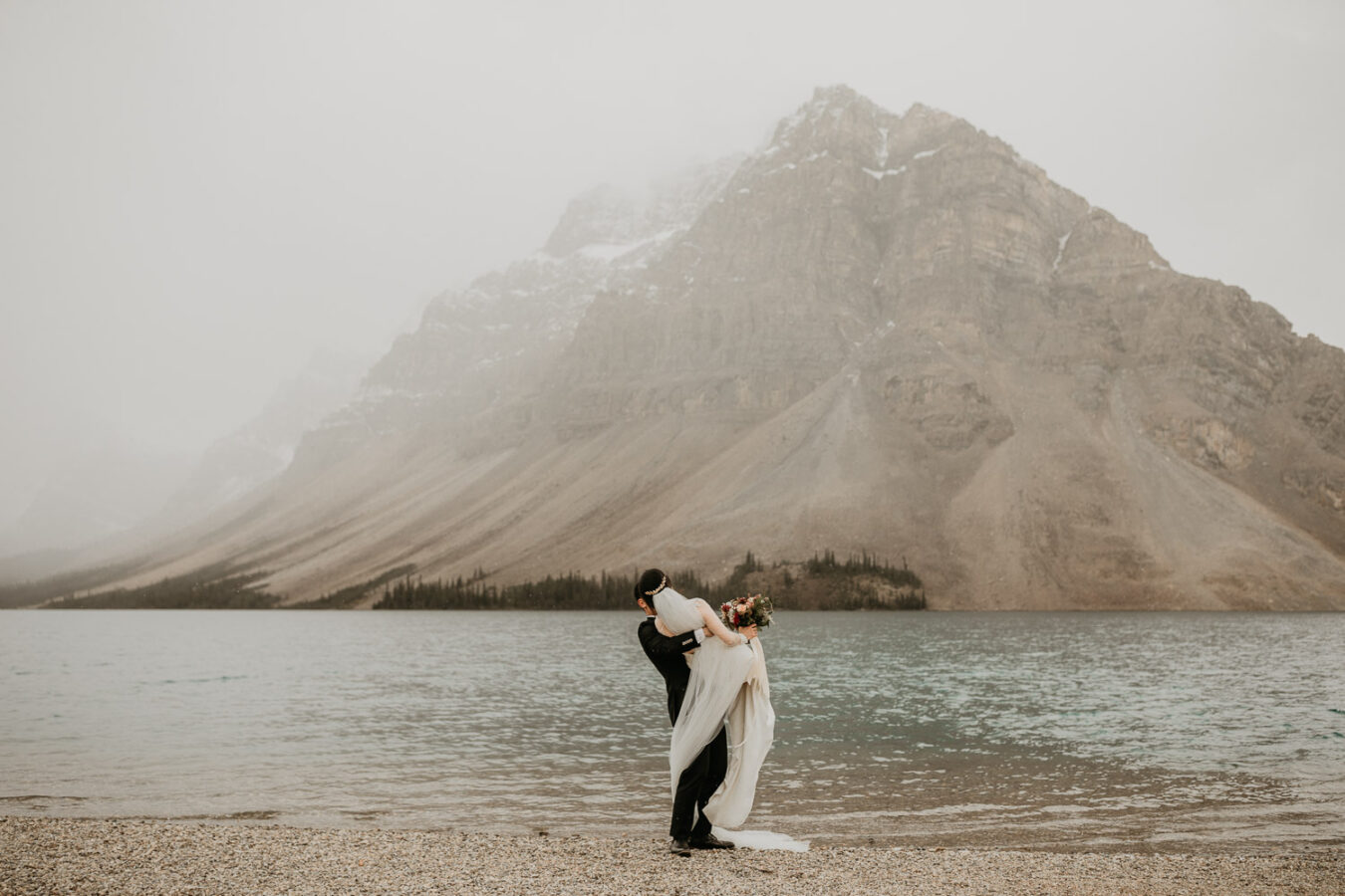 Banff-Moraine Lake-fall-elopement