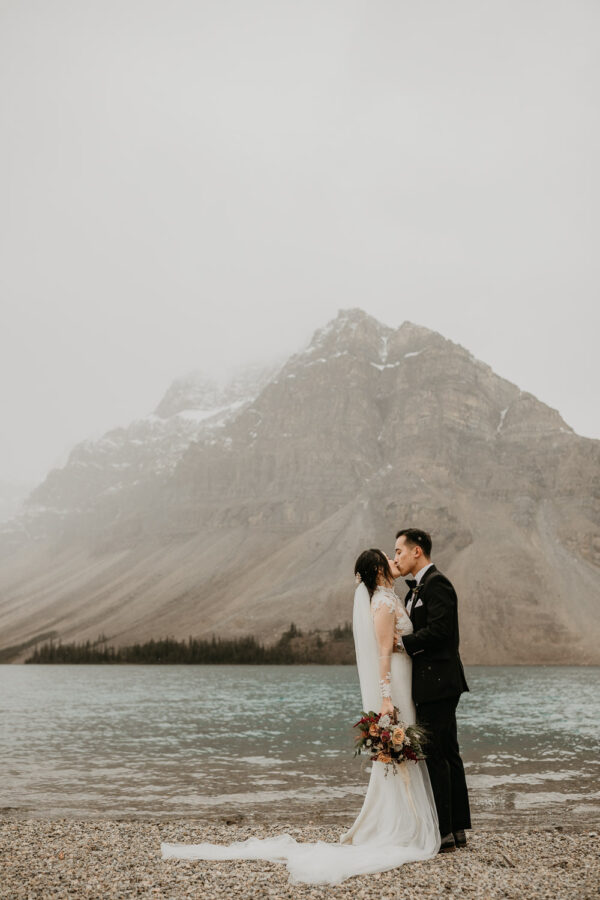 Banff-Moraine Lake-fall-elopement