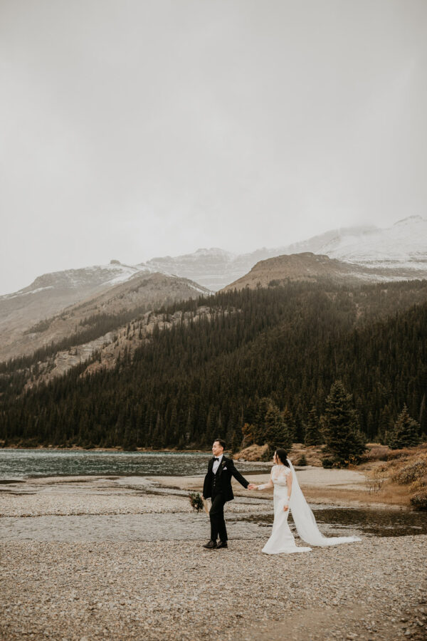 Banff-Moraine Lake-fall-elopement