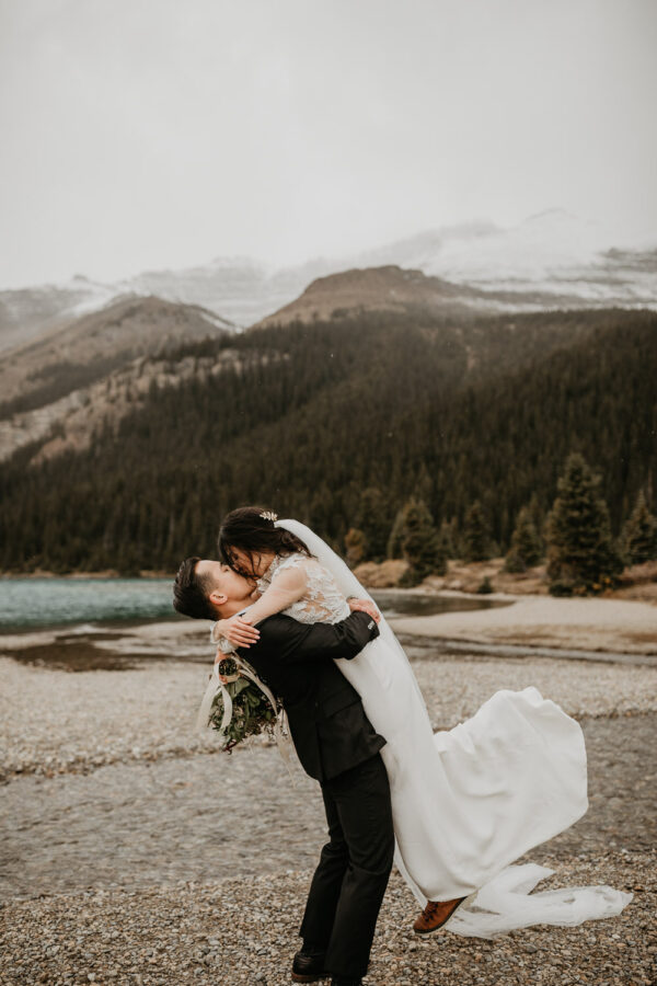 Banff-Moraine Lake-fall-elopement