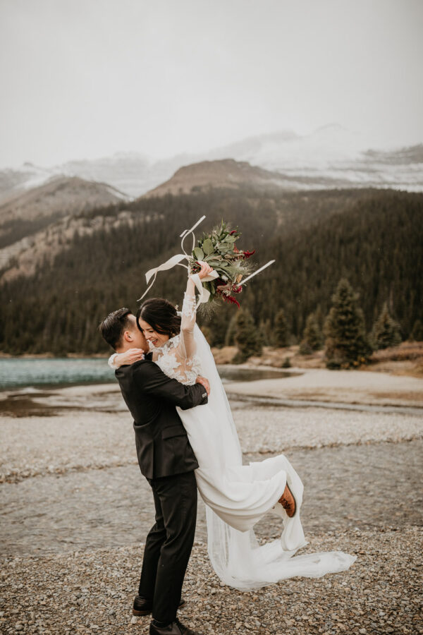 Banff-Moraine Lake-fall-elopement