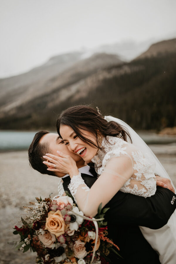 Banff-Moraine Lake-fall-elopement