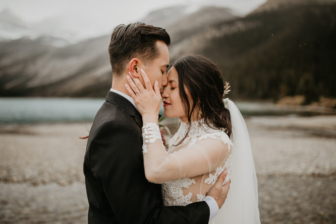 Banff-Moraine Lake-fall-elopement