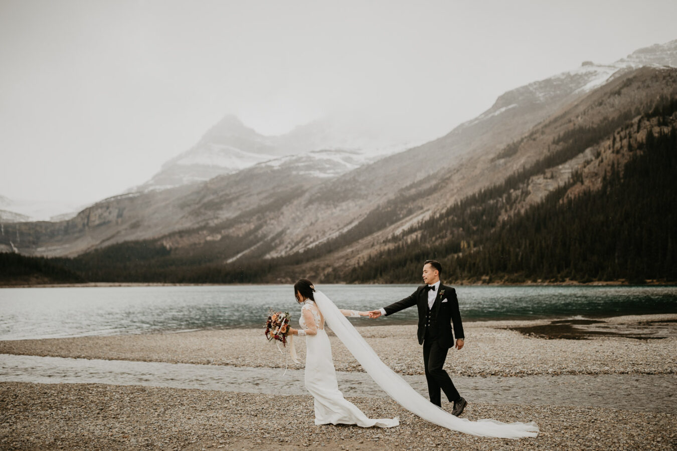 Banff-Moraine Lake-fall-elopement