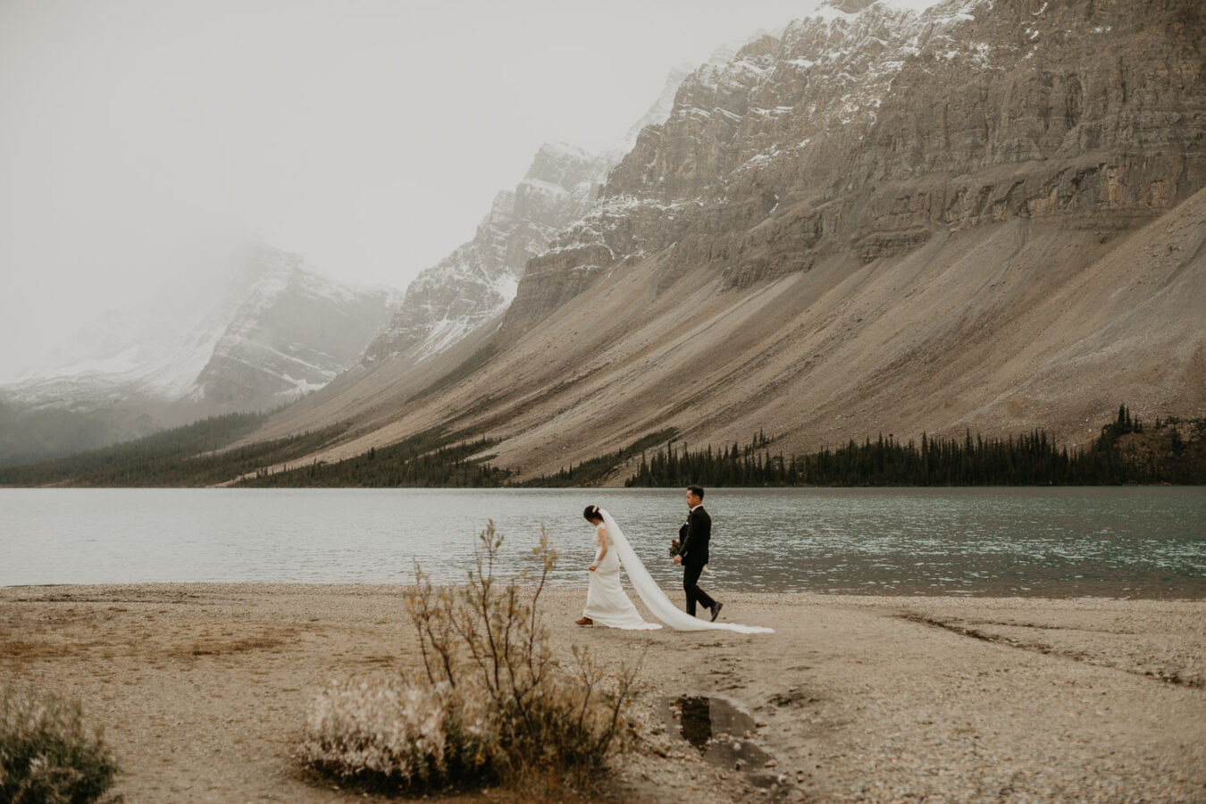 Banff-Moraine Lake-fall-elopement