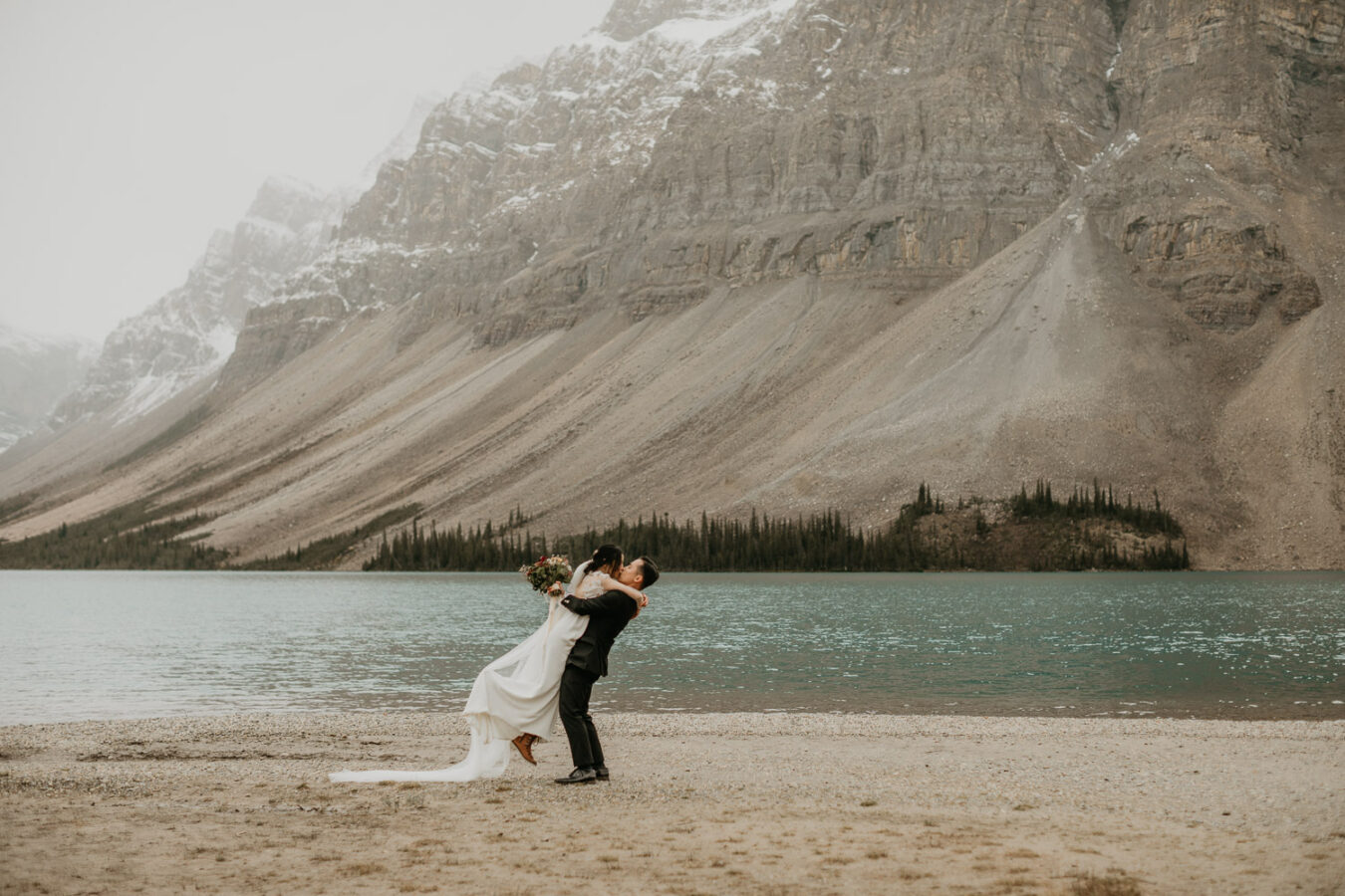 Banff-Moraine Lake-fall-elopement