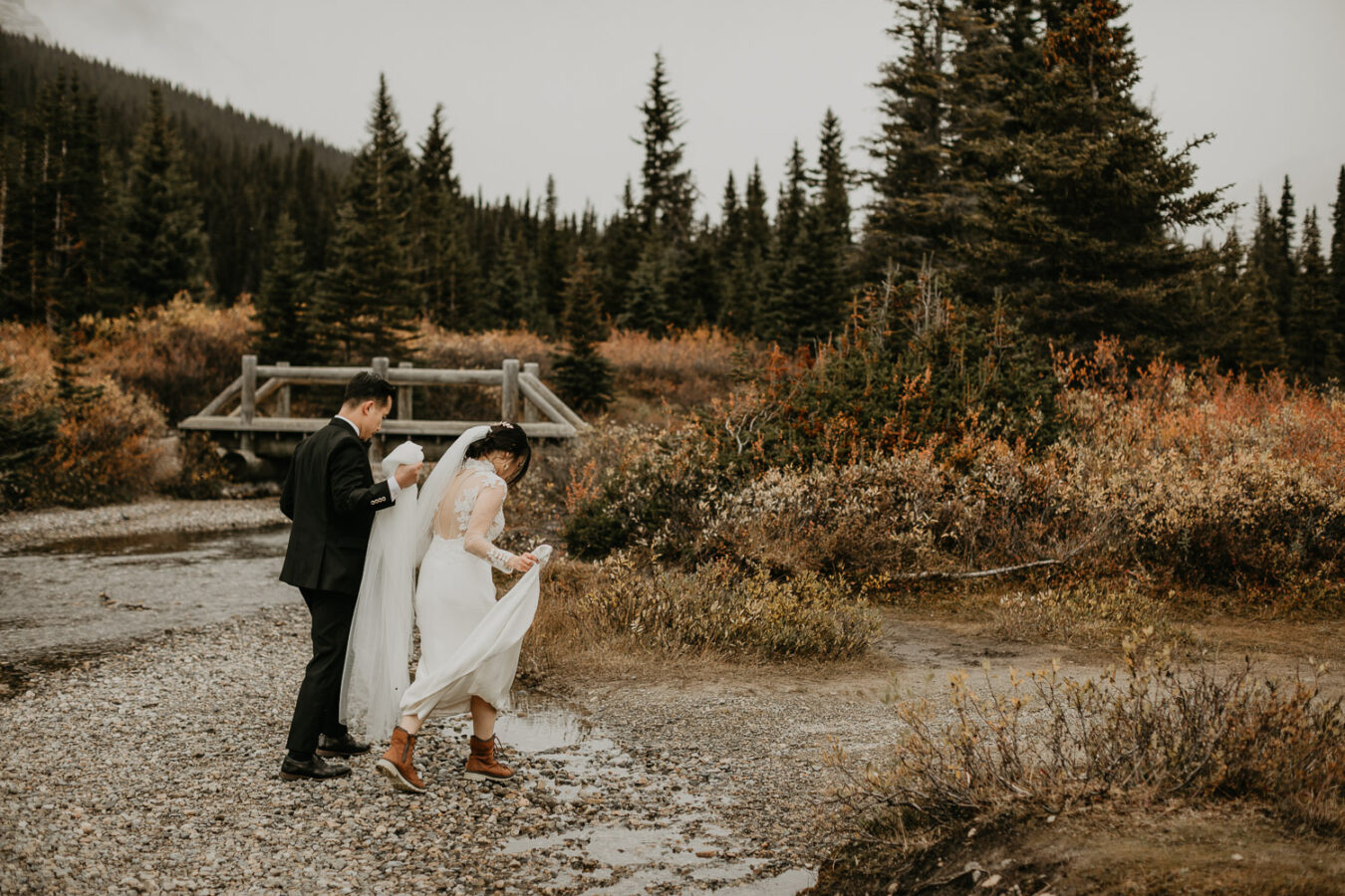Banff-Moraine Lake-fall-elopement