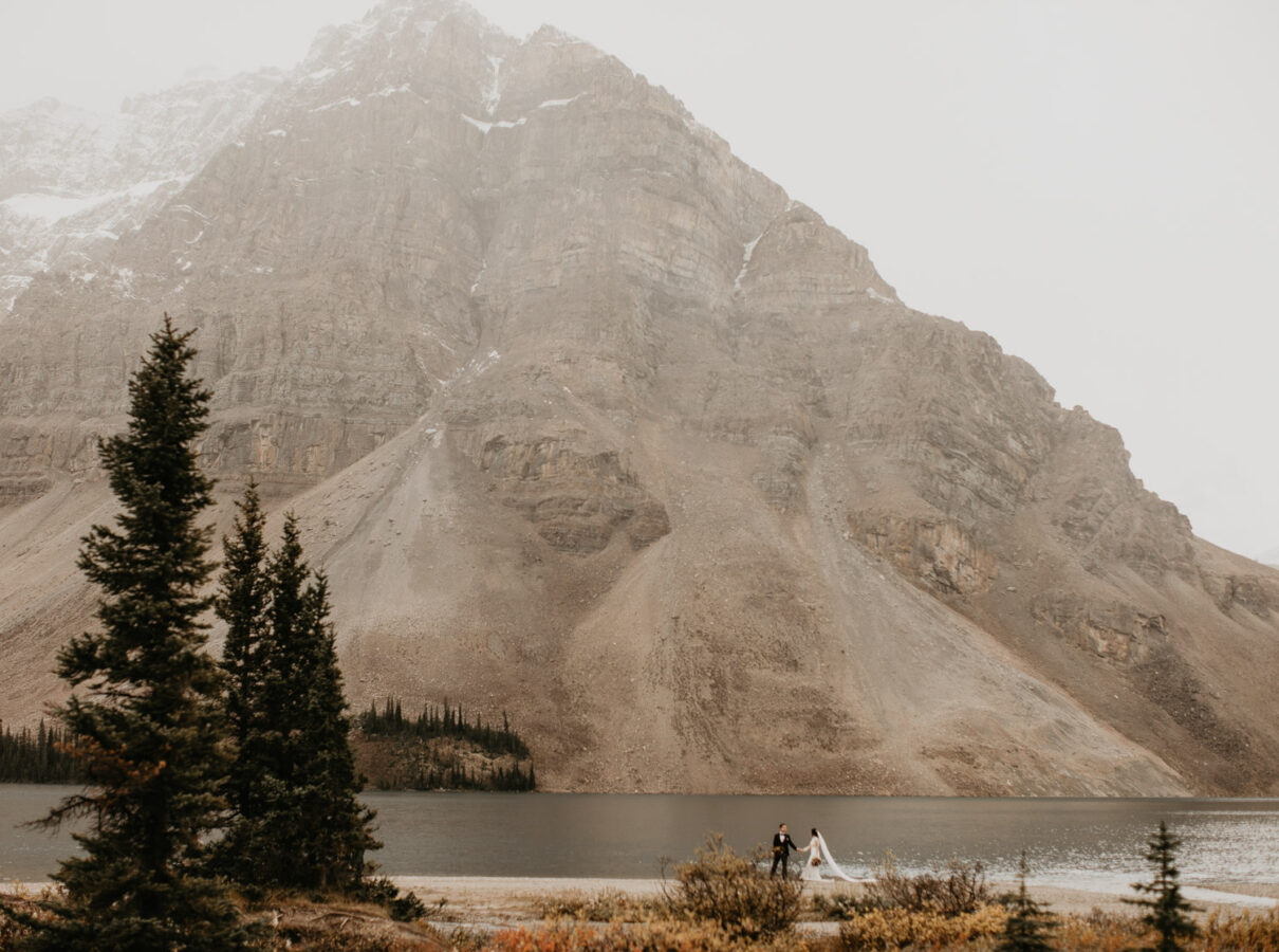 Banff-Moraine Lake-fall-elopement