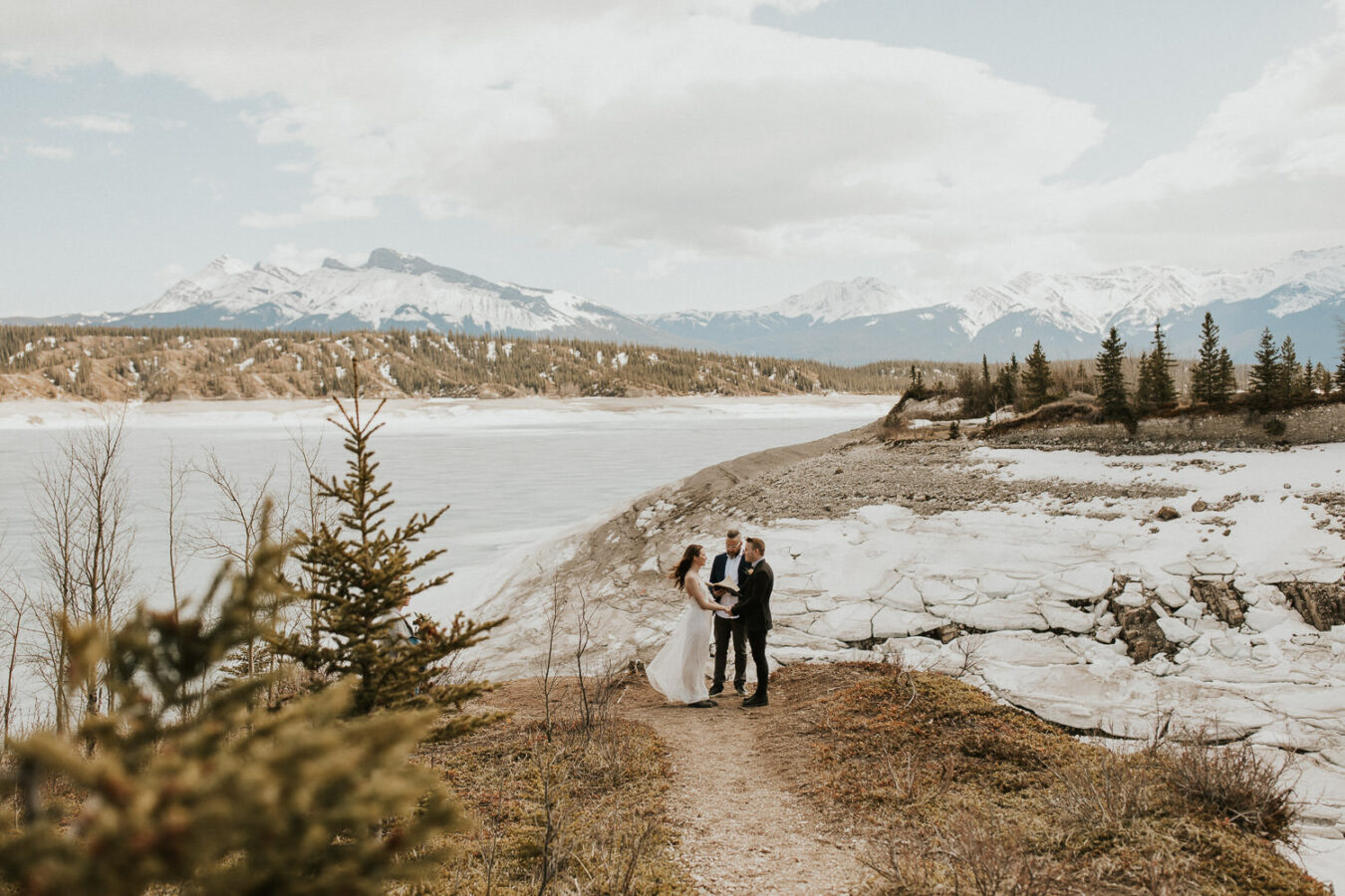nordegg-spring-mountain-elopement