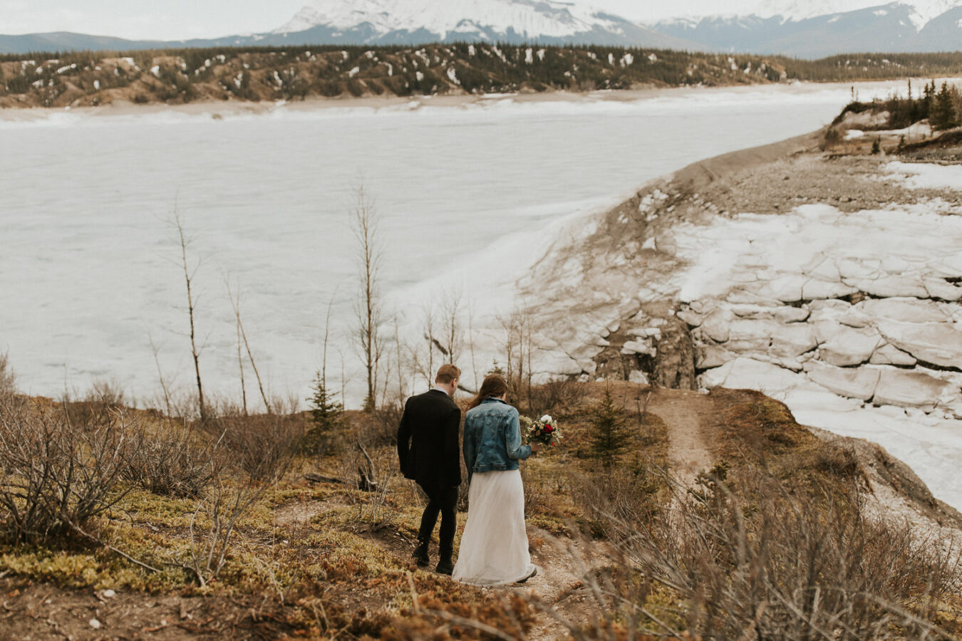 Nordegg-spring-mountain-elopement