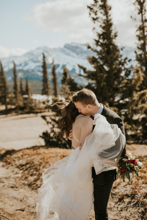 Nordegg-spring-mountain-elopement