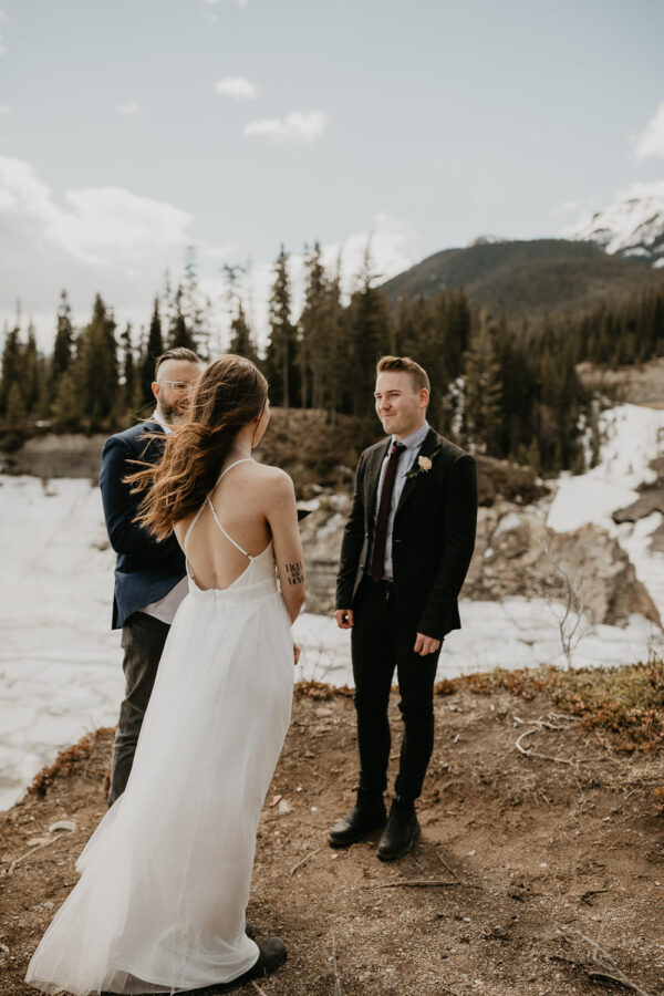 Nordegg-spring-mountain-elopement